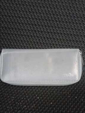 OTTO Women's Zip Wallet in Light Blue